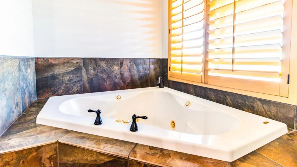 Yucca Viewpoint - Hot Tub - Best View