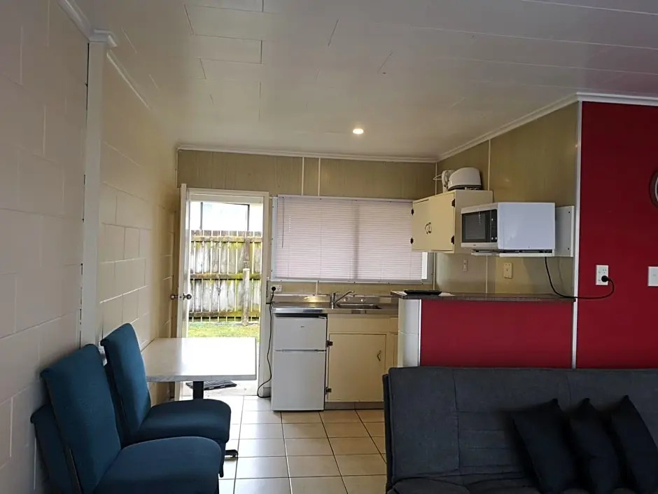 Twin Coast Adventures Motel & Cycle Hire