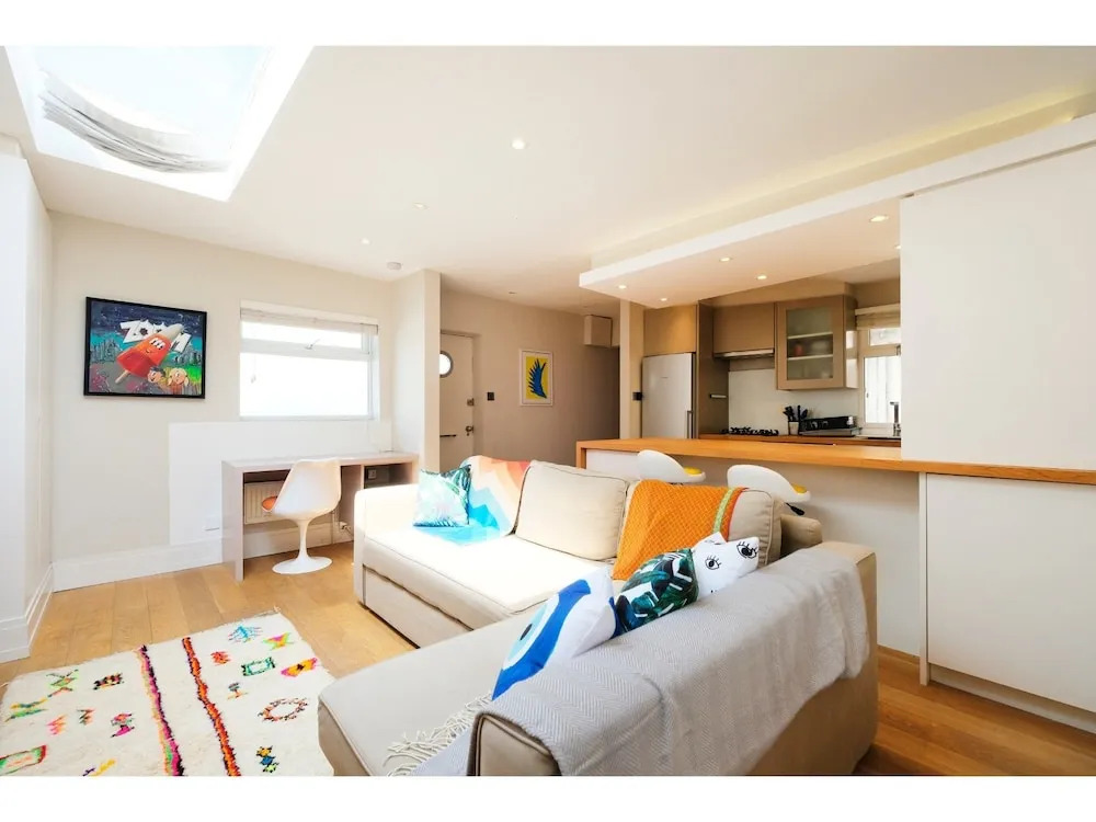 Modern, Newly Furnished Flat for 4 in Peckham