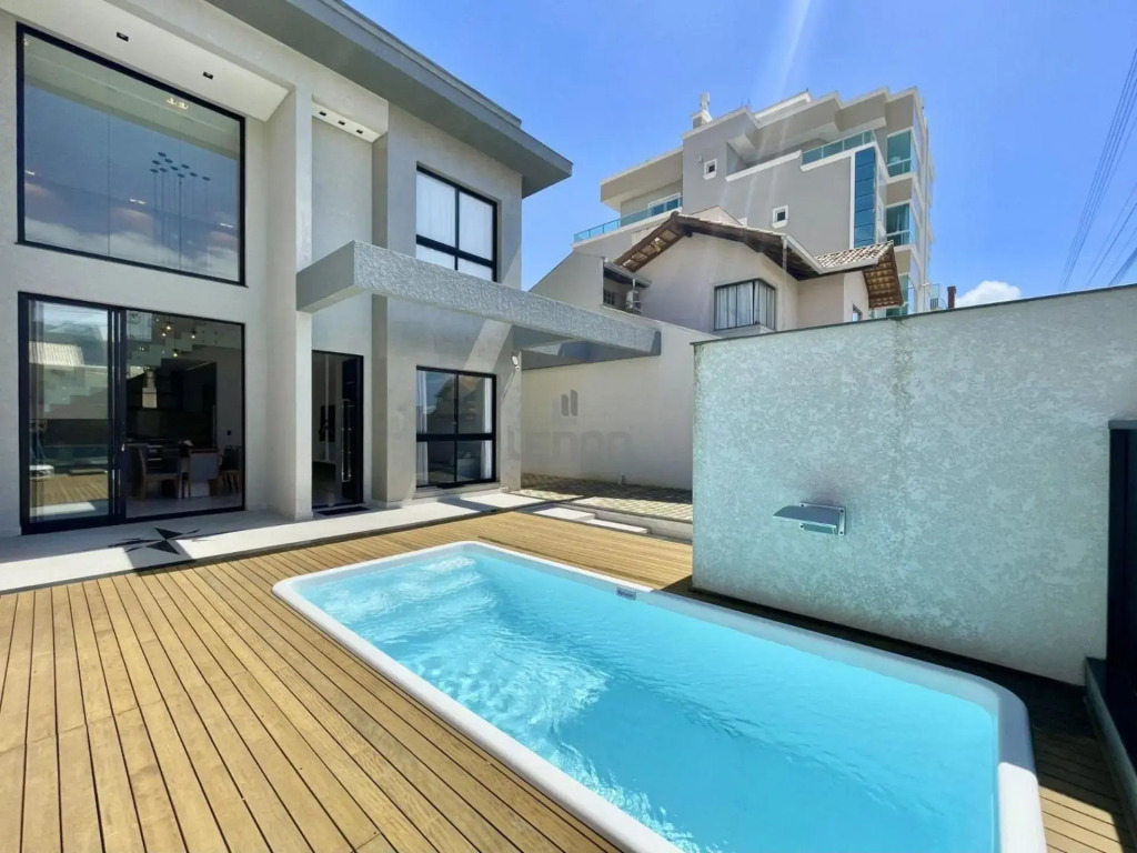 292 - Casa de luxo com Piscina em Mariscal, 04 quartos, ideal para 10 pessoas