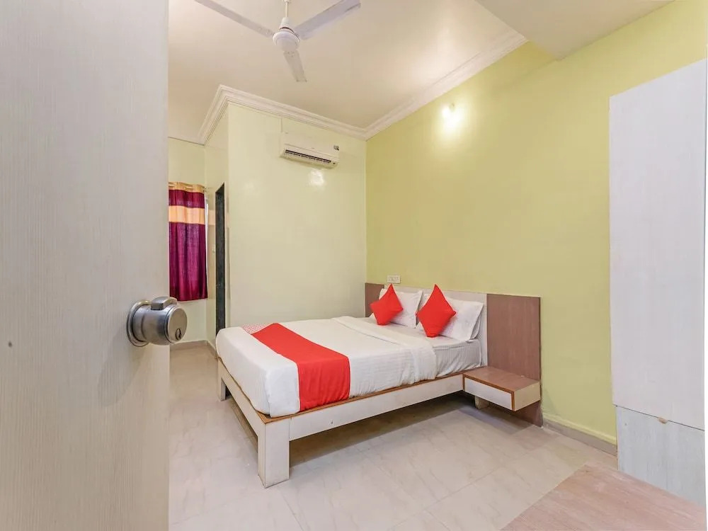 OYO 22817 Hotel Dream Line