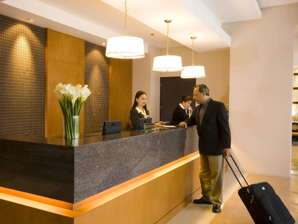 Baguio Burnham Suites Hotel