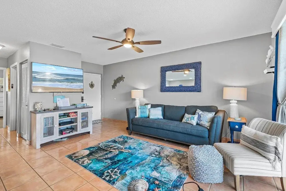 Colony Beach Club 210