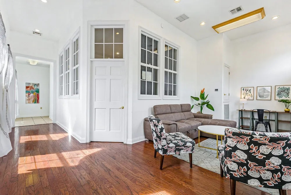 1832 Airy 4 BR in Garden District