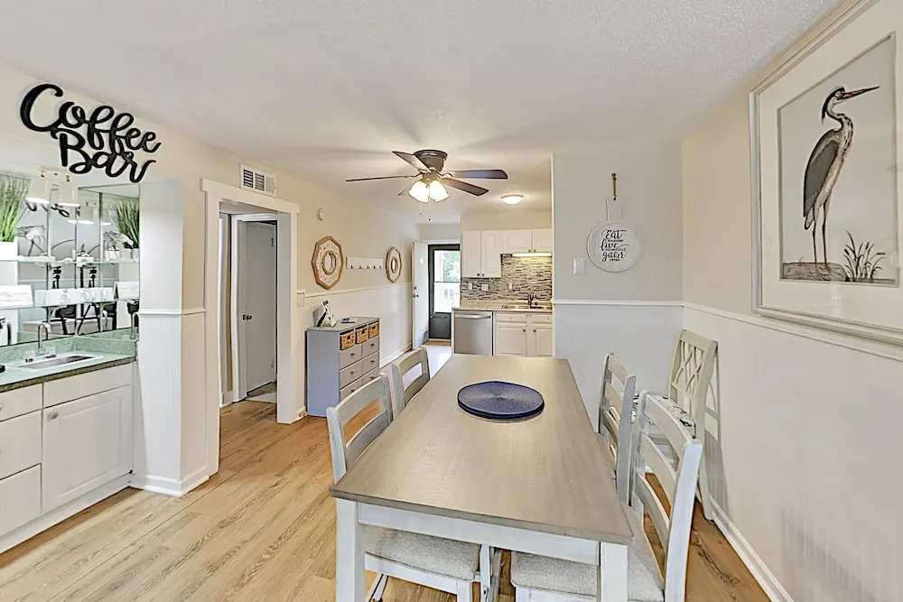 Peaceful Beach Getaway W/ 3 Pools & Tennis 2 Bedroom Condo