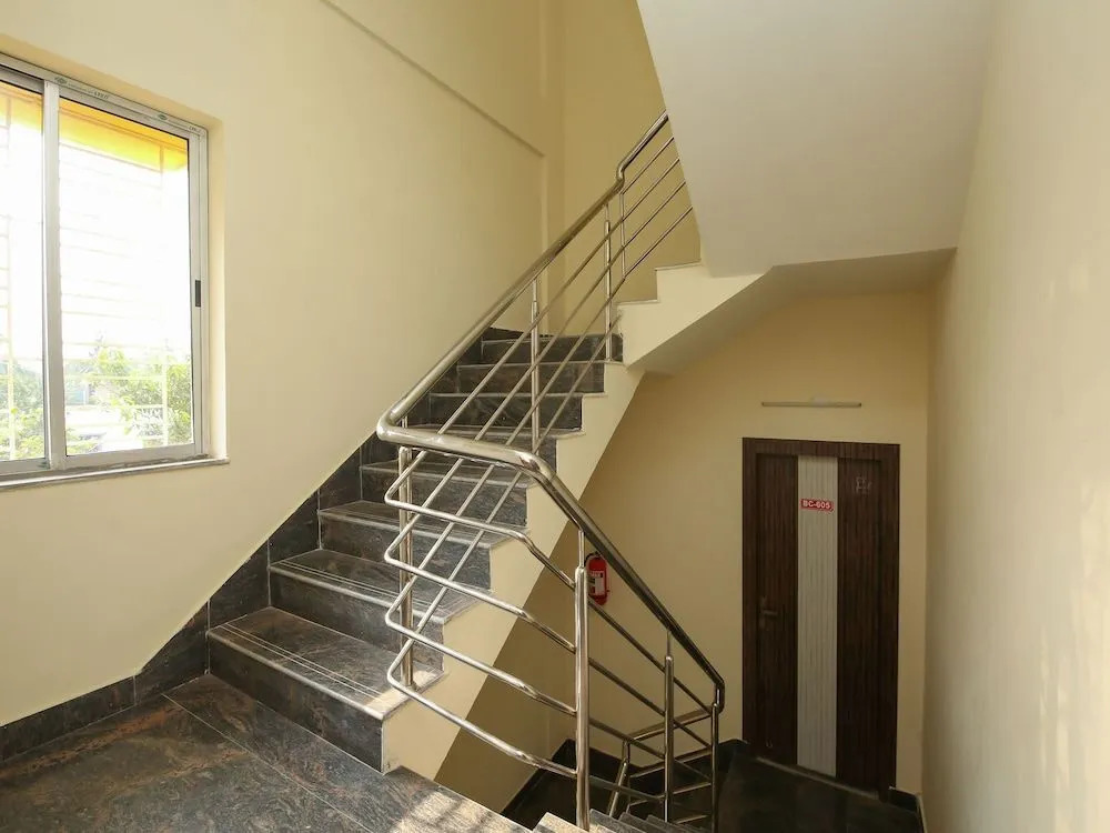 Hotel Buttercouch by OYO Rooms