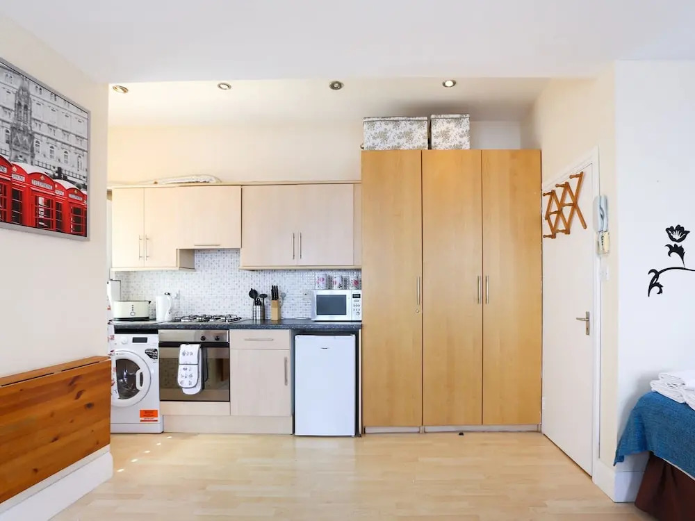 Spacious Studio in Harrow 46c