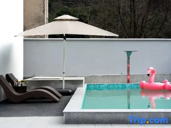 MOXI Family Slide Vacation Boutique Stay (Shenxi Water Park)
