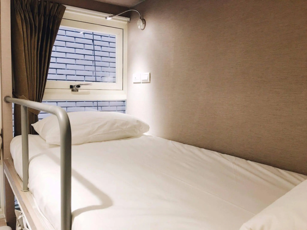 Pillow Hostel