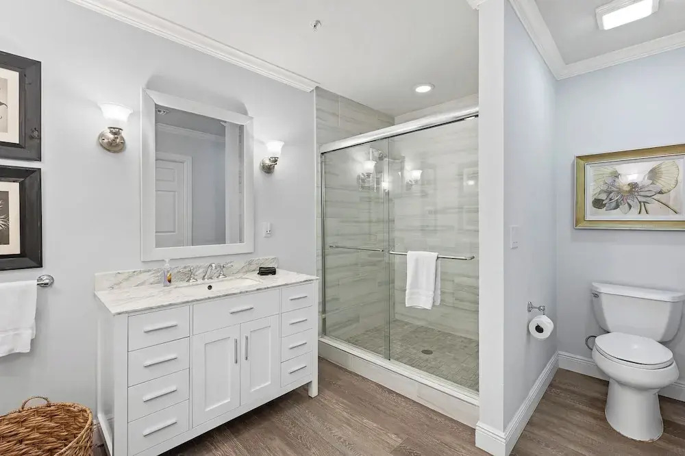 Bologna - Luxury 2-BR Condo with Lake & Golf Views at Green Links, Lely Resort. Access to Pool, Hot Tub, Tennis Courts, and Golf Courses. Near Naples Beaches & Downtown