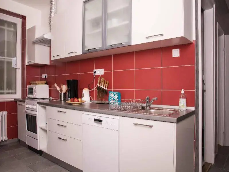 Osiris Apartments