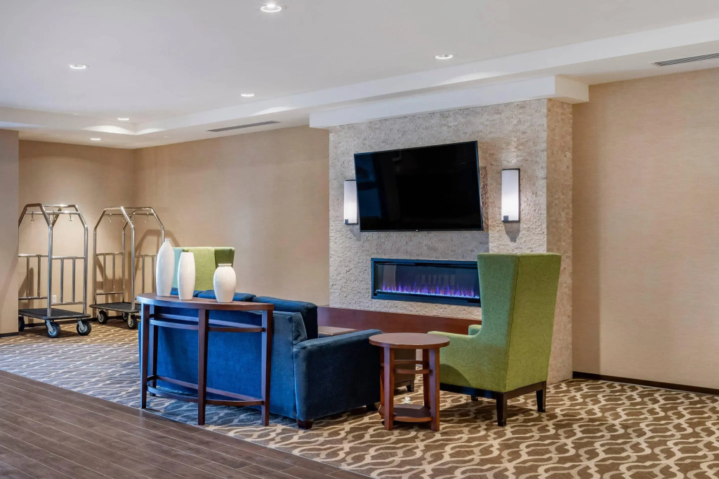 Comfort Inn & Suites Clarkston Pine Knob Area