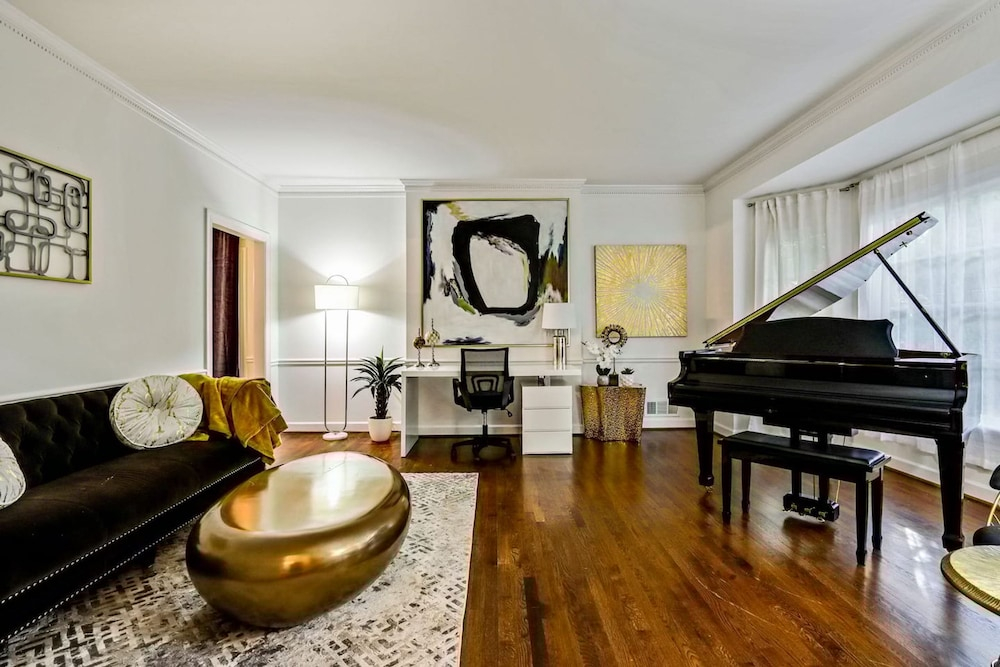 Luxe Cozy Buckhead 4BD 3 5 Private Sleeps 8