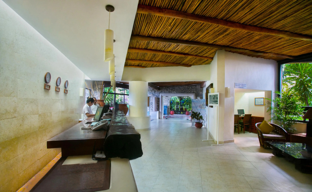 Casa del Mar Cozumel Hotel & Dive Resort with free access to an exclusive beach club