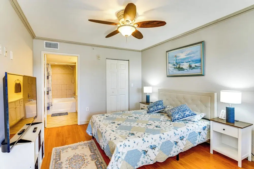 3 Mi to Dtwn Fort Myers: Condo w/ Pool Access