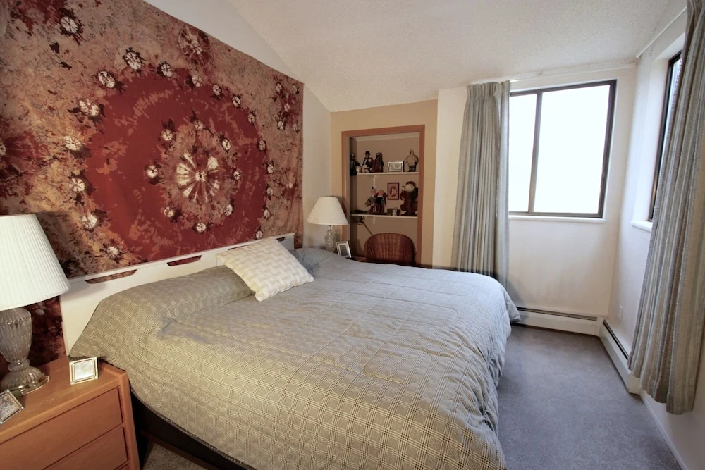 Kings Crossing #6 2 Bedrooms 2 Bathrooms Townhouse