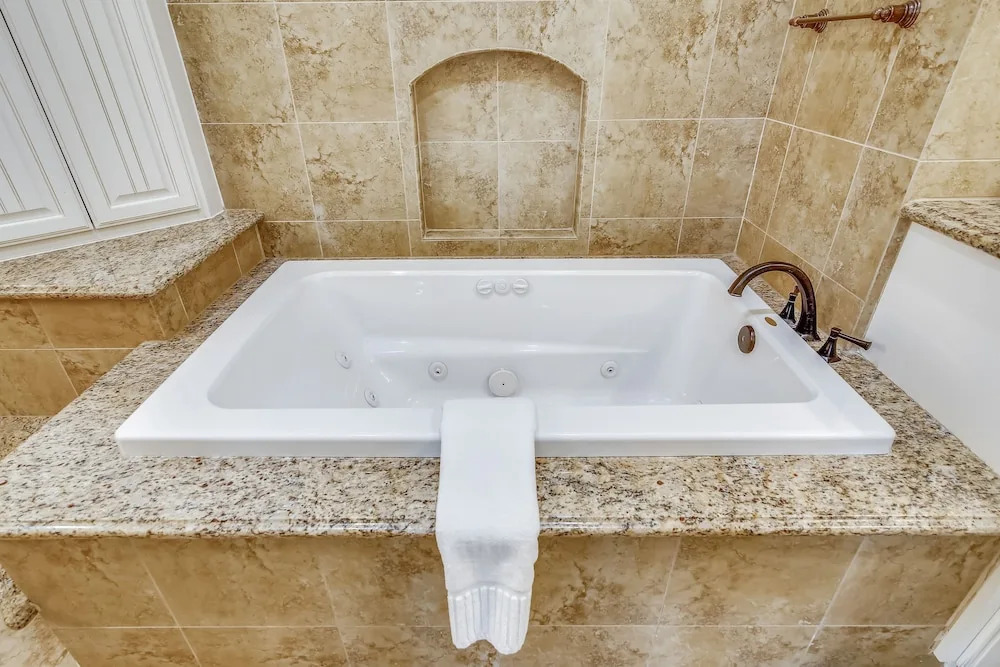 Sea Pearl 6 Bedroom Home