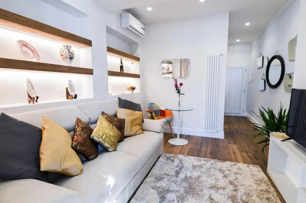 Oltrarno Lily Suite