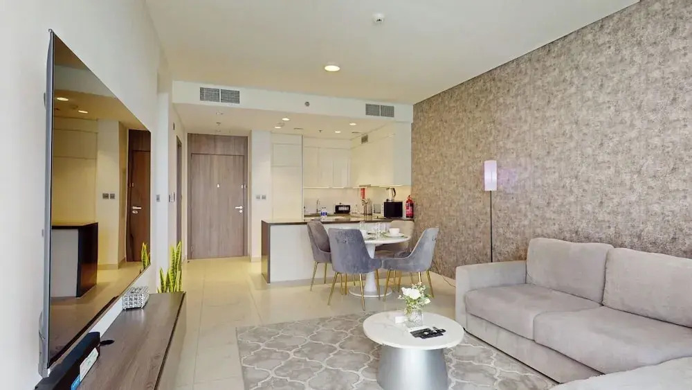 PVH - Lagoon View 1BR District One Res 4