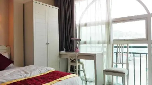 Xiajiao Metro Apartment
