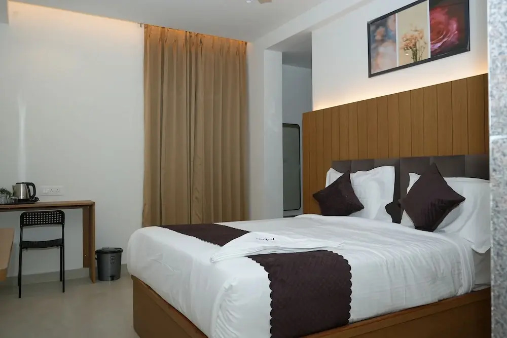 Innzoy Hotels - DLF Road