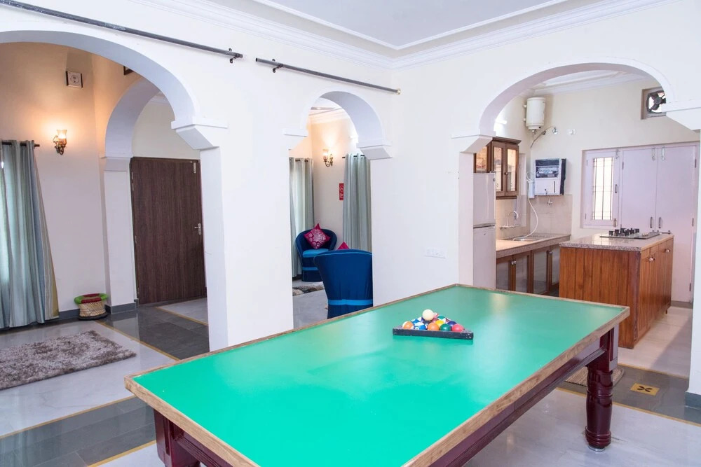 OYO 10949 Home Mount View 3BHK Villa Goverdhan Vilas