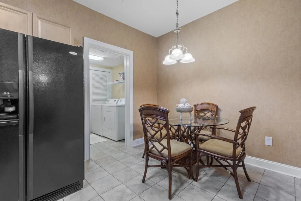 Havens #724 2 Bedroom Condo by RedAwning