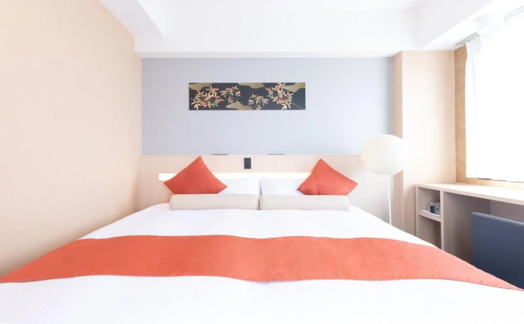 Shinsaibashi-Higashi Crystal Hotel
