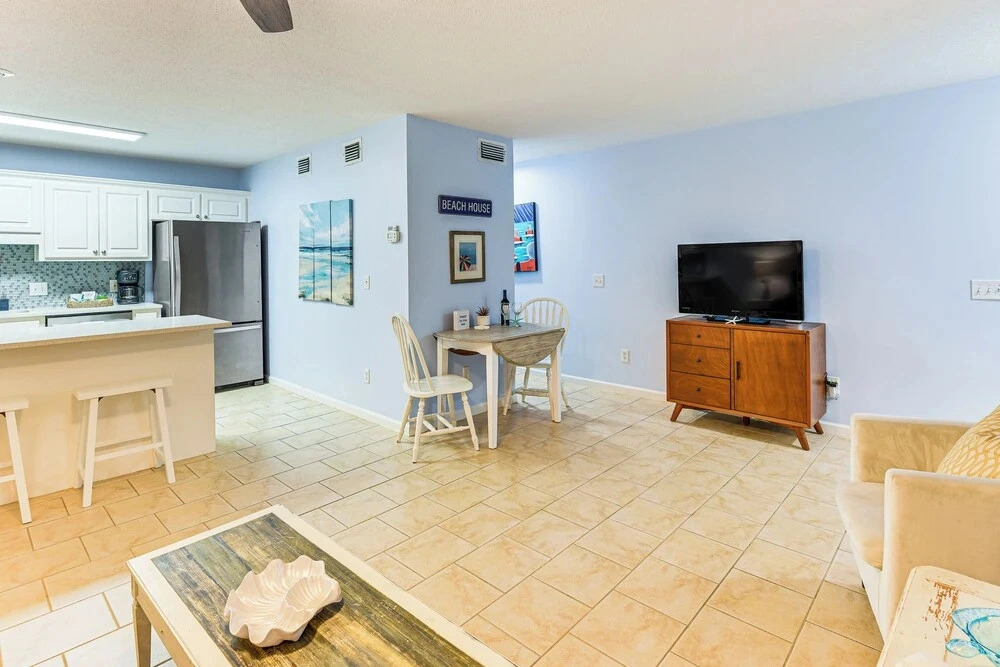 2 Units at Horizon South Resort! Walk to Beach