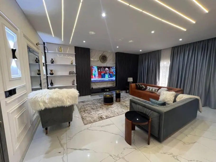 3bed rooms duplex banana island