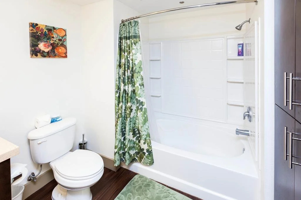 Heaven on Hollywood Boulevard Furnished Apartments