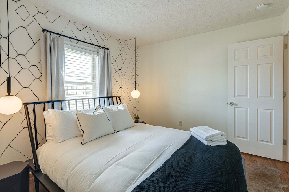 Nashville - 1808 State St #208