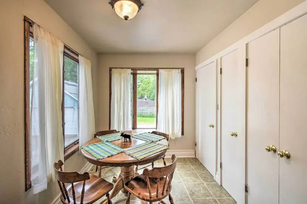 Walkable Lake Elkhart Apt: Dine, Shop, Swim!
