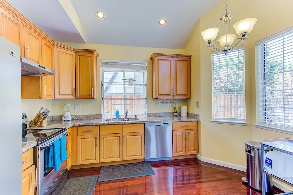 Andrea Way House in Union City 3 Bedrooms 2.5 Bathrooms Home