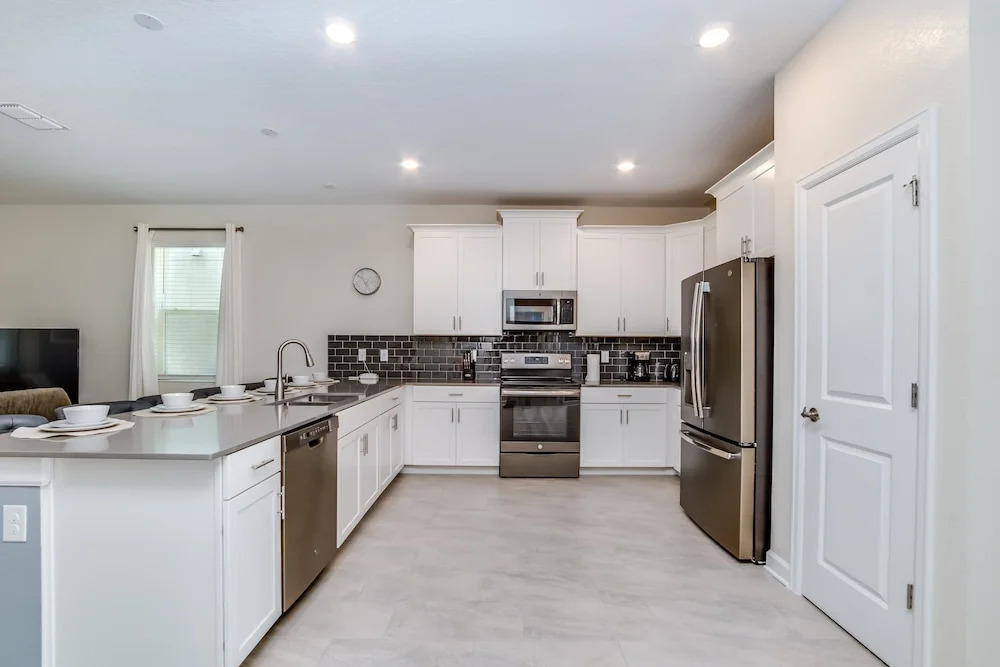 Storey Lake 9 BR Villa with Game Room
