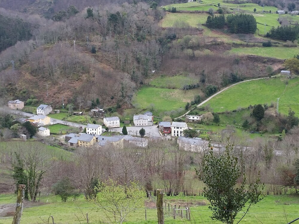 Apartamentos El Llago