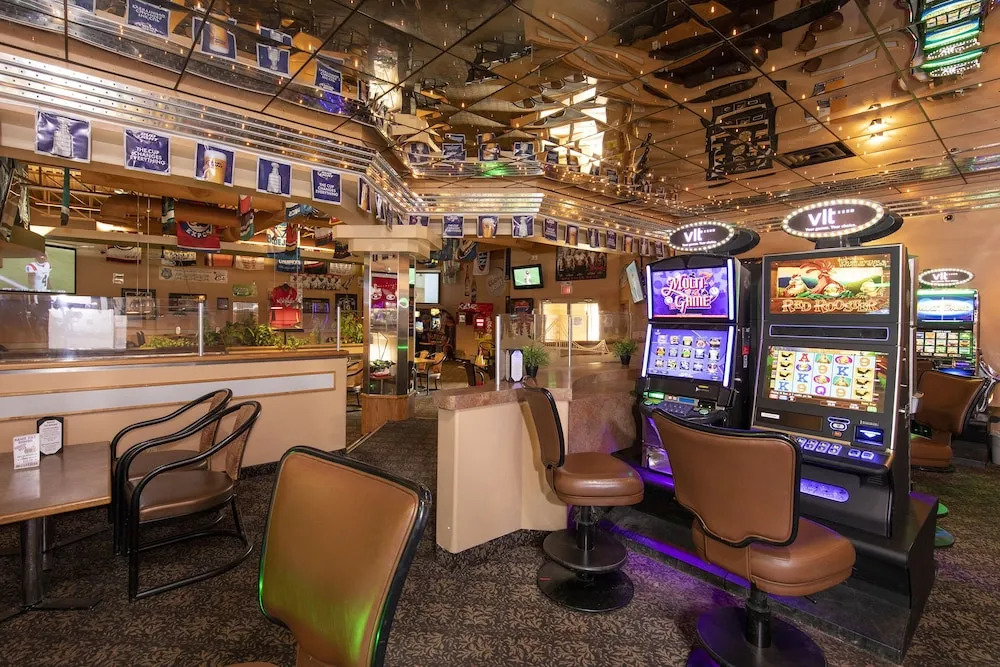 Dunvegan Inn and Suites