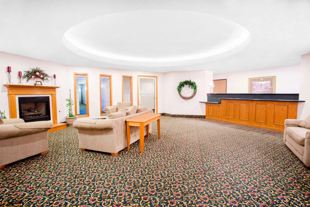 Burgundy Inn & Suites
