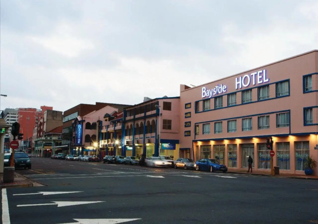 Bayside Hotel 116 West Street