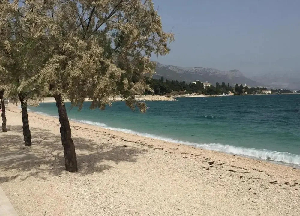 Spacious Apartment in Kastel Novi