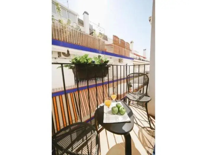 Sitges Spaces Deluxe Beach Apartment- 3 Bedroom, 2 Bathroom, Next to Beach, Sleeps 8