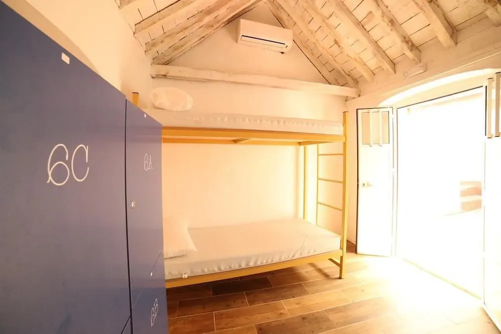 Wake up in Tarifa Hostel & Restaurant Lounge