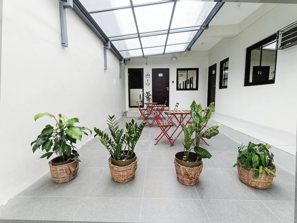 Manzil Anilao Unit 1 - Ground Floor 1st Room