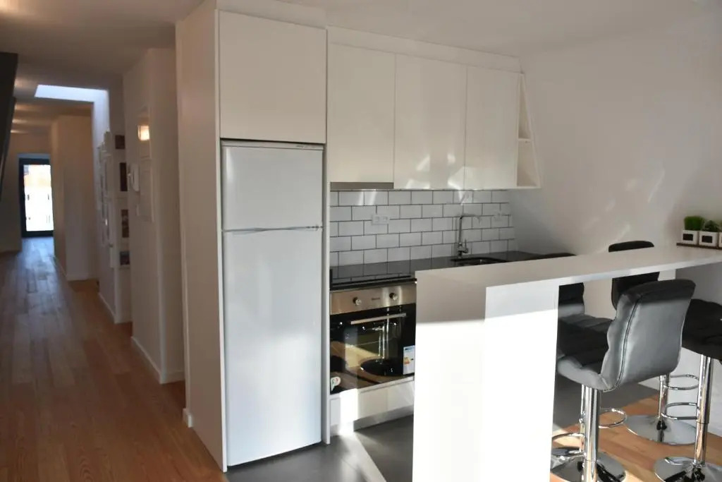 Sunny Penthouse whith balcony 9min walk main station
