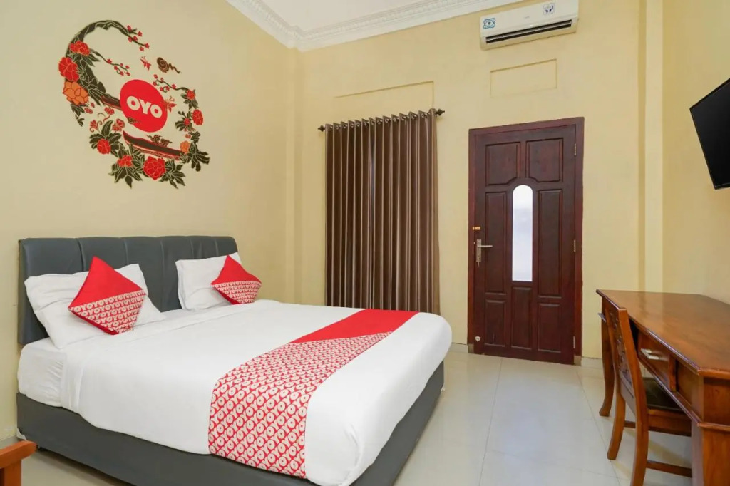 RedDoorz at Kutisari 2 Surabaya