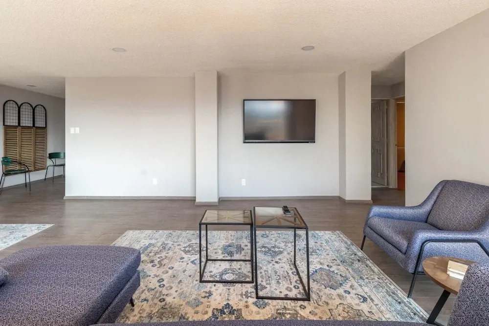 Penthouse Near Masaryk , Sleeps 16 , Pet Friendly