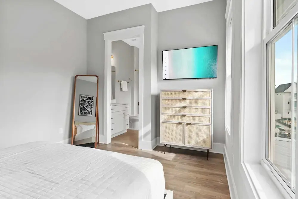 Sea Dweller by Avantstay Rooftop Spa + Gulf View Golf Cart, Pool