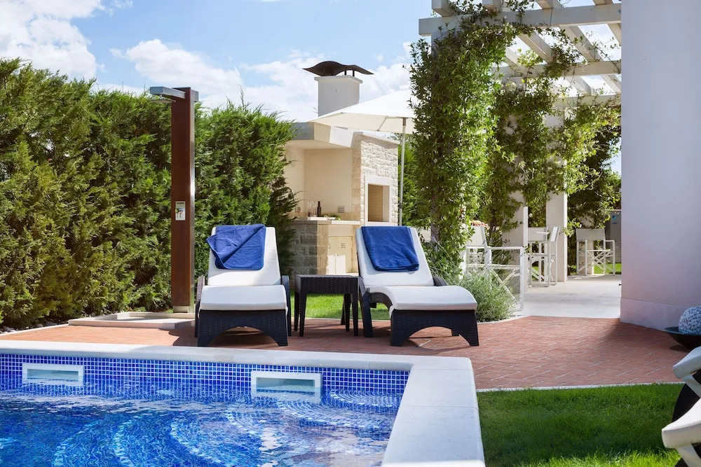 Villa Petra by HMZ Villas