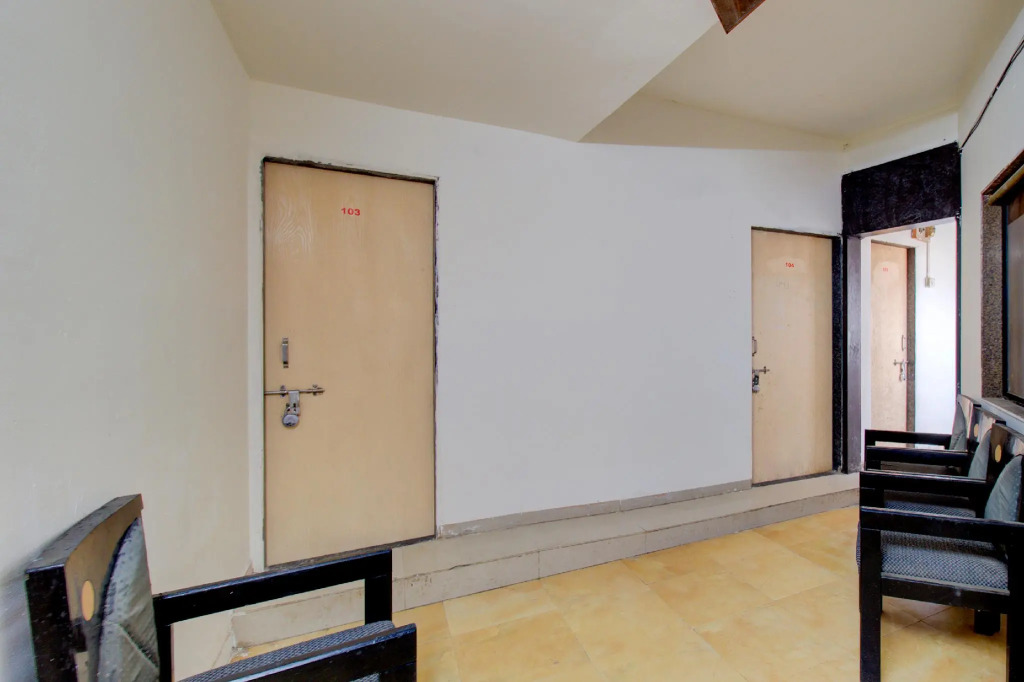 OYO 70282 Soham Service Apartment