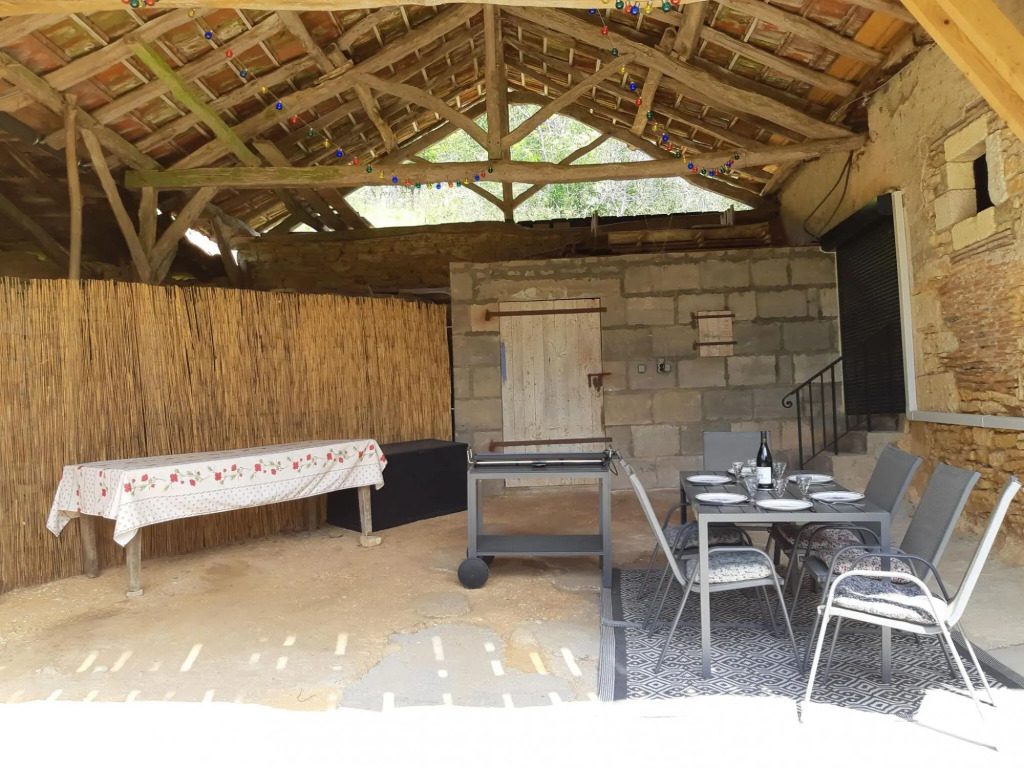 Tranquil Holiday Home in Soturac with pool